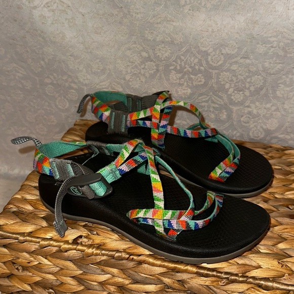CHACO Z/Cloud Sandals (Multi-Color Webbing) Women’s 6 / Youth 4 - Picture 1 of 4